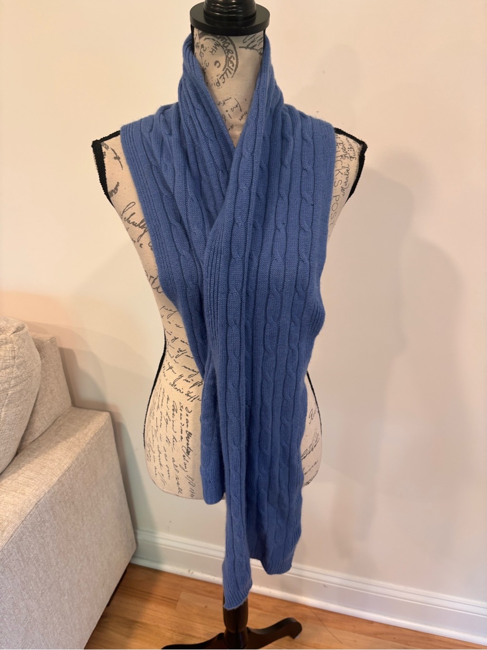 Evelyn Cashmere Blue knit cashmere scarf